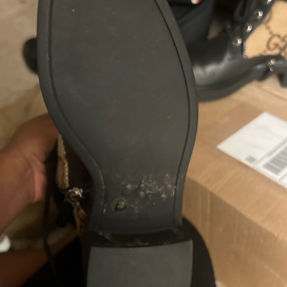 Gucci boots worn twice way to tight - Picture 8 of 8